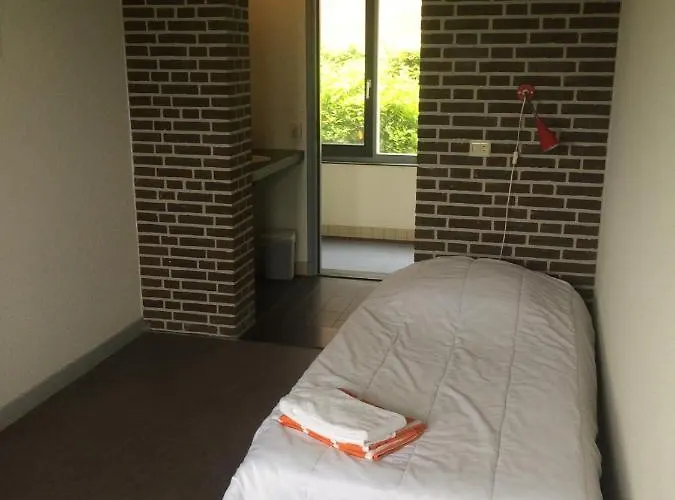 Emmausklooster * Velp (Noord-Brabant)